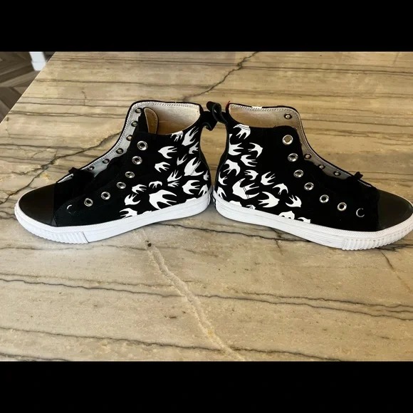 McQueen Hi Top Sneakers Black White Sparrows Brand New - Picture 7 of 11